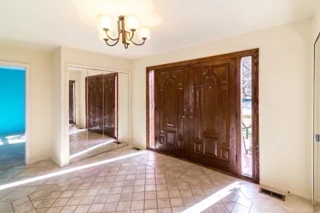 6882 Post Oak Drive, West Bloomfield, MI 48322