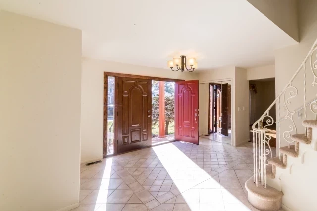 6882 Post Oak Drive, West Bloomfield, MI 48322