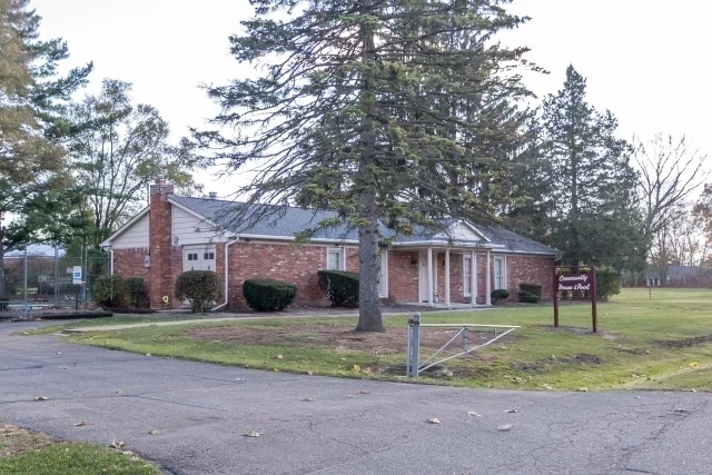 6882 Post Oak Drive, West Bloomfield, MI 48322