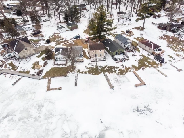 2705 Melvin Road, Pinckney, MI 48169